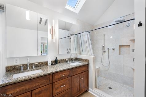 6 Larsen Drive Roxbury NJ 07876