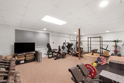 6 Larsen Drive Roxbury NJ 07876