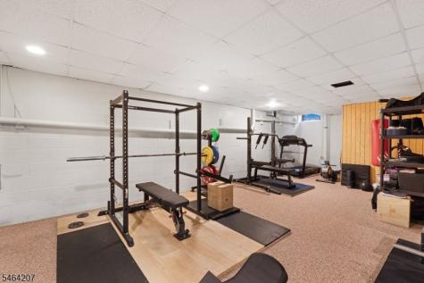 6 Larsen Drive Roxbury NJ 07876