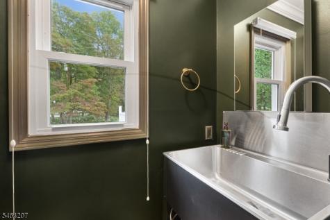 6 Larsen Drive Roxbury NJ 07876