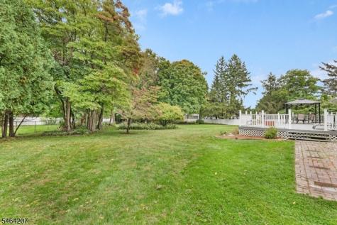 6 Larsen Drive Roxbury NJ 07876