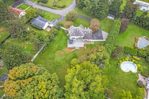 6 Larsen Drive Roxbury NJ 07876