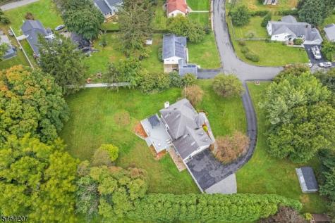 6 Larsen Drive Roxbury NJ 07876