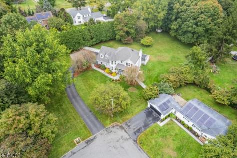 6 Larsen Drive Roxbury NJ 07876
