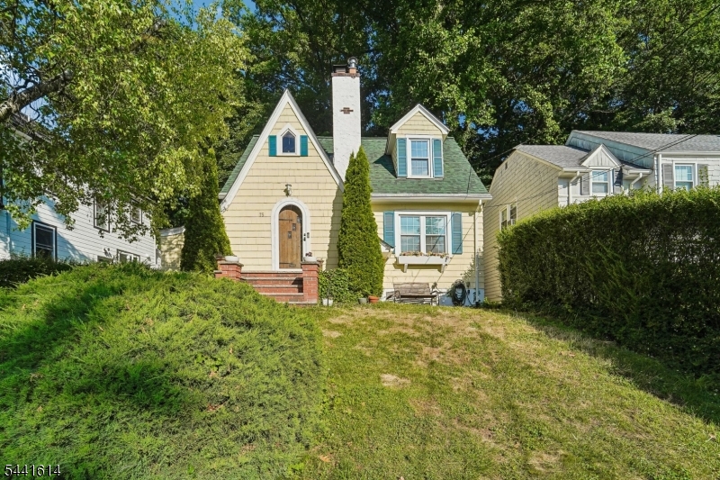 75 Rollinson Street West Orange NJ 07052