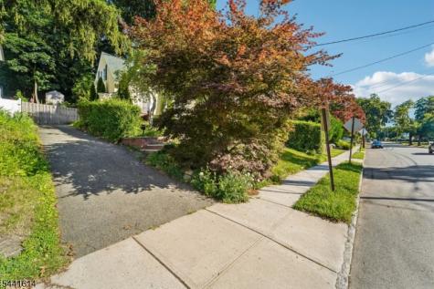 75 Rollinson Street West Orange NJ 07052