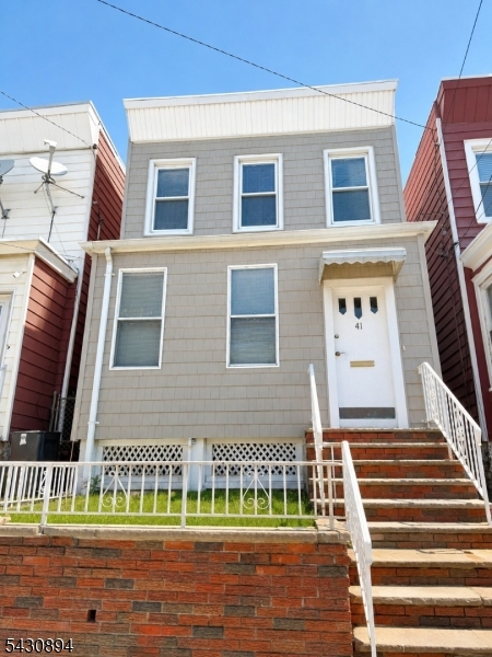41 W 11th Street Bayonne NJ 07002