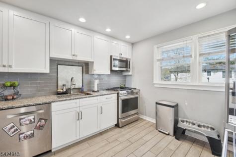 676 Rutgers Place Paramus NJ 07652