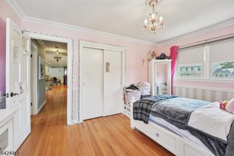 676 Rutgers Place Paramus NJ 07652