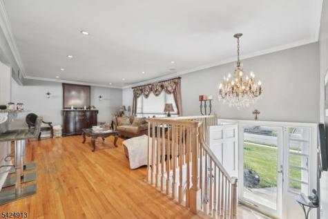 676 Rutgers Place Paramus NJ 07652