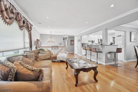 676 Rutgers Place Paramus NJ 07652