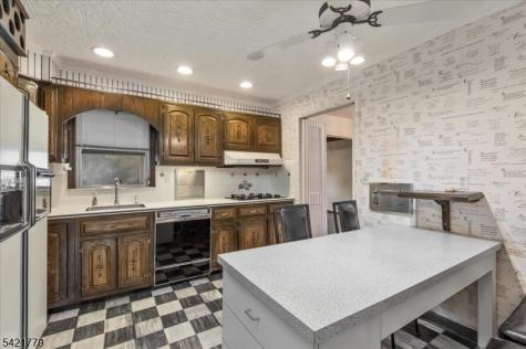 389 Walnut Avenue Cranford NJ 07016