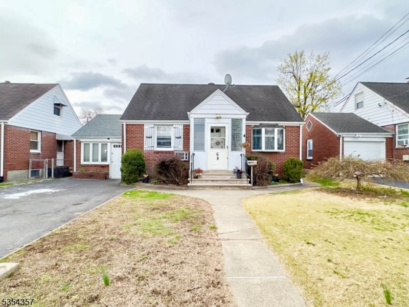 68 17TH Avenue Elmwood Park NJ 07407