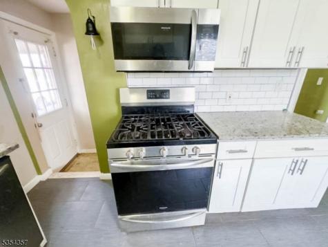 68 17TH Avenue Elmwood Park NJ 07407