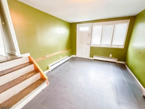 68 17TH Avenue Elmwood Park NJ 07407