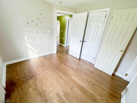 68 17TH Avenue Elmwood Park NJ 07407