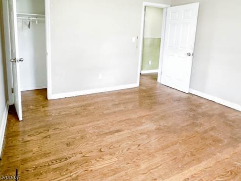 68 17TH Avenue Elmwood Park NJ 07407