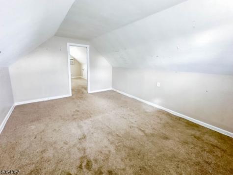 68 17TH Avenue Elmwood Park NJ 07407