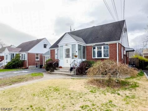68 17TH Avenue Elmwood Park NJ 07407