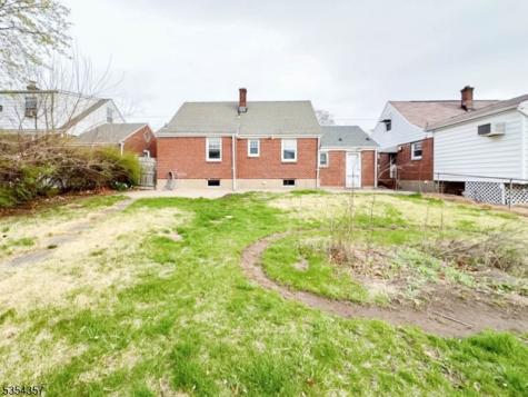 68 17TH Avenue Elmwood Park NJ 07407