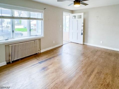 68 17TH Avenue Elmwood Park NJ 07407