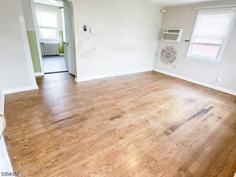 68 17TH Avenue Elmwood Park NJ 07407