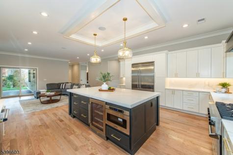 24 Cliffside Drive Livingston NJ 07039