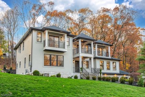 24 Cliffside Drive Livingston NJ 07039
