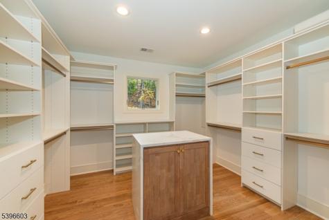 24 Cliffside Drive Livingston NJ 07039