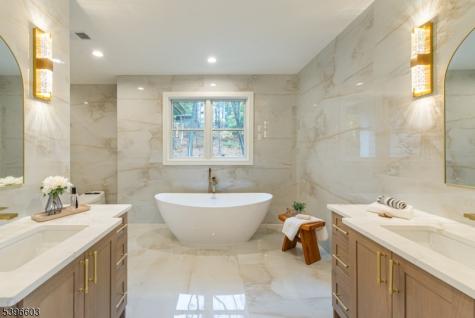 24 Cliffside Drive Livingston NJ 07039
