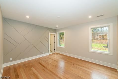 24 Cliffside Drive Livingston NJ 07039