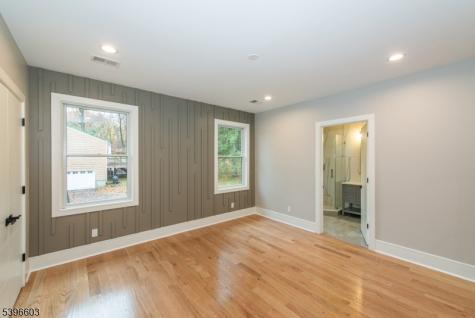 24 Cliffside Drive Livingston NJ 07039