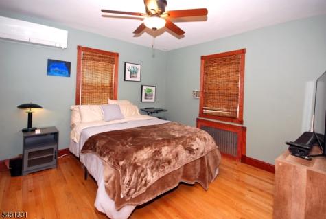 131 Weiss Terrace Raritan NJ 08869