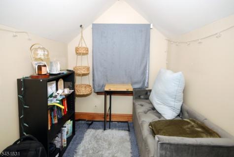 131 Weiss Terrace Raritan NJ 08869