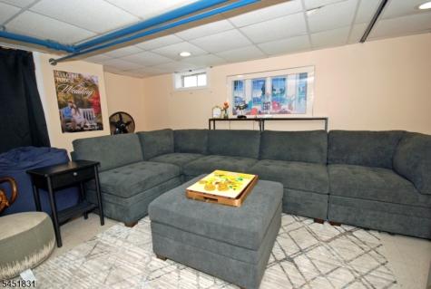 131 Weiss Terrace Raritan NJ 08869