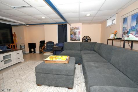 131 Weiss Terrace Raritan NJ 08869