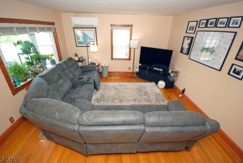 131 Weiss Terrace Raritan NJ 08869