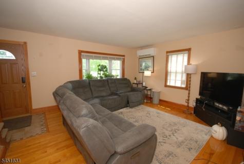 131 Weiss Terrace Raritan NJ 08869