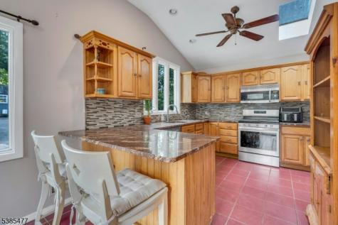 22 Bannehr Street Oakland NJ 07436