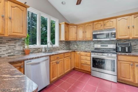 22 Bannehr Street Oakland NJ 07436