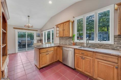 22 Bannehr Street Oakland NJ 07436