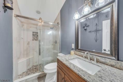 22 Bannehr Street Oakland NJ 07436