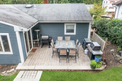 22 Bannehr Street Oakland NJ 07436