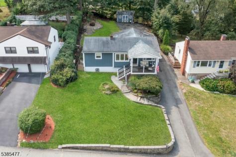 22 Bannehr Street Oakland NJ 07436