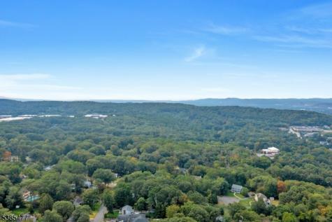 22 Bannehr Street Oakland NJ 07436