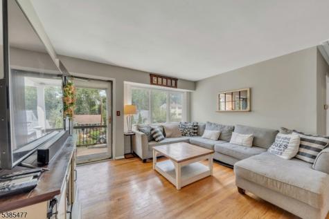 22 Bannehr Street Oakland NJ 07436