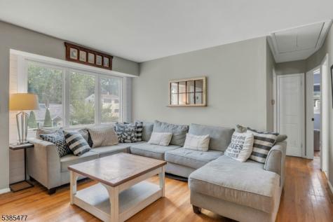 22 Bannehr Street Oakland NJ 07436