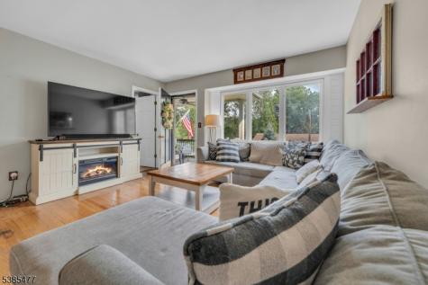 22 Bannehr Street Oakland NJ 07436