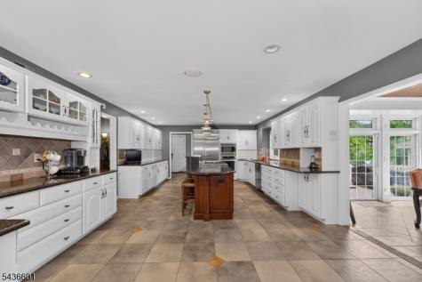 5 Pine Place Clinton NJ 08801