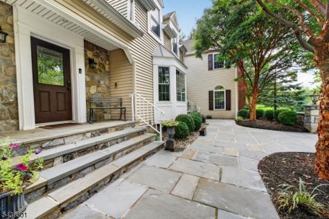5 Pine Place Clinton NJ 08801